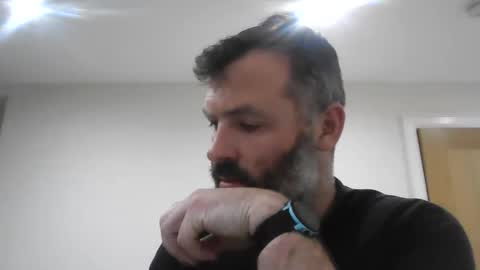 irish_lad12 online show from May 15, 11:01 pm
