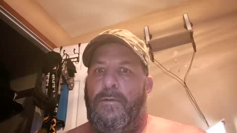 irishanimal61178 online show from July 17, 5:42 am