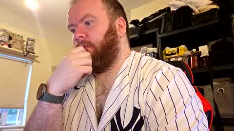 twitter theirishman205 online show from December 14, 10:10 am