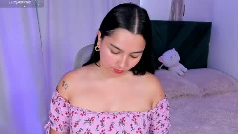 Iris Moira  online show from May 11, 1:18 pm