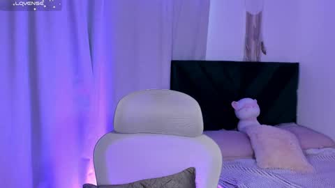 Iris Moira  online show from April 25, 11:34 am