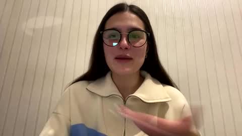 irisss31 online show from February 22, 7:14 pm