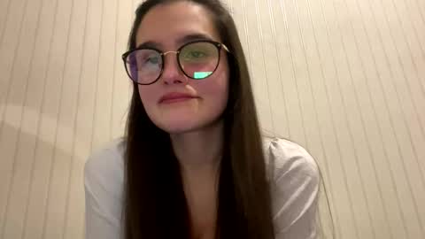 irisss31 online show from February 27, 6:53 pm