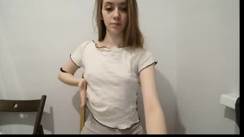 irma_b2004 online show from May 10, 7:42 pm