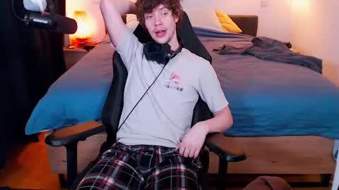 Sam online show from February 16, 9:46 pm