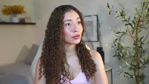isa_____ online show from May 21, 10:05 pm