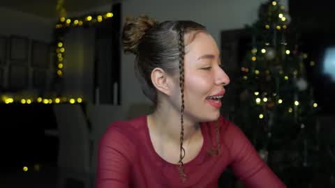 isa_____ online show from December 20, 3:35 am