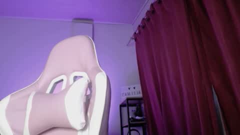 Isabella  online show from November 22, 10:35 am