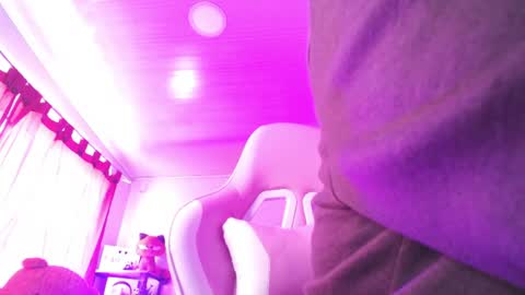 Isabella online show from July 12, 5:05 pm