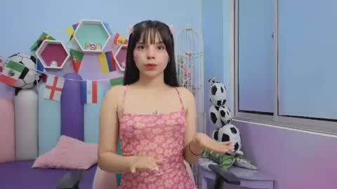 Isaa Skinny  online show from June 25, 3:36 am