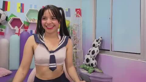 Isaa Skinny  online show from July 11, 3:55 am