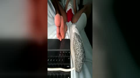 isaac_akamu online show from June 27, 11:44 pm