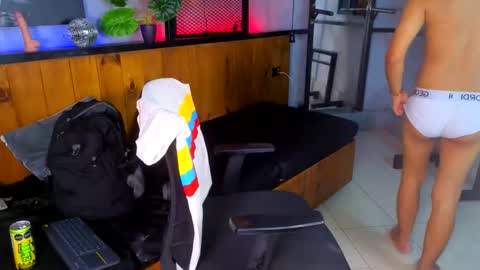 isaac_grimm online show from March 18, 3:01 am