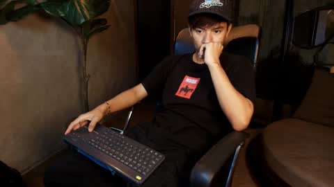 isaac_grimm online show from March 1, 3:44 am