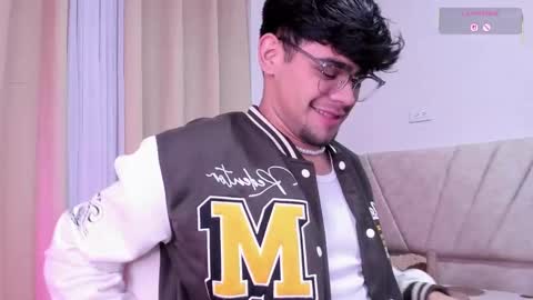 Isaac Saenz. online show from February 19, 10:53 pm