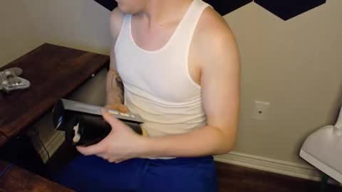 isaac online show from April 4, 9:38 am