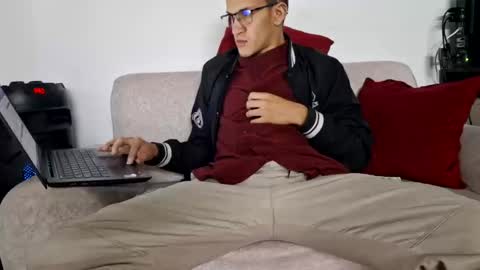 Isaac online show from September 26, 12:29 am