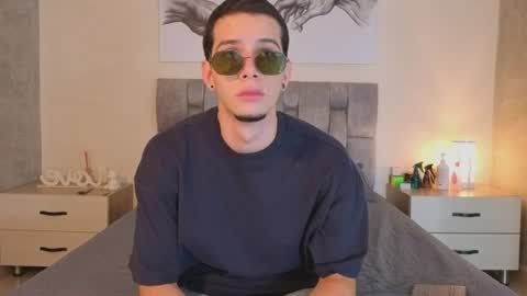 isaacblaze  online show from July 7, 3:41 am