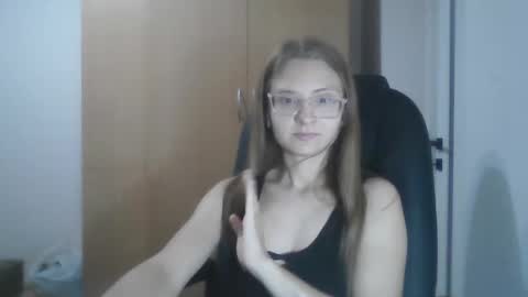 isabel_loveee online show from September 30, 8:41 pm