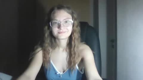 isabel_loveee online show from December 2, 10:41 pm