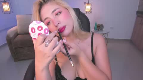 isabela romano online show from June 17, 6:57 pm