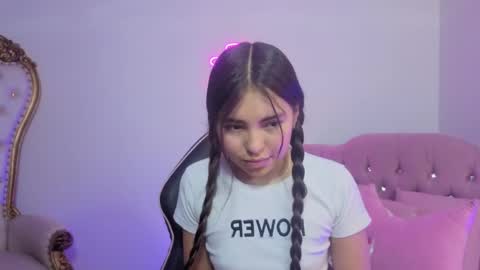 ISABELA  online show from May 15, 12:02 pm