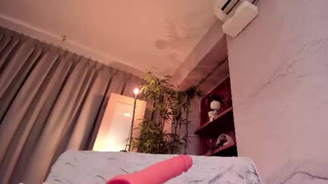 isabelastefano online show from July 7, 6:47 am