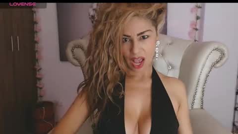 Isabel online show from December 14, 6:25 pm