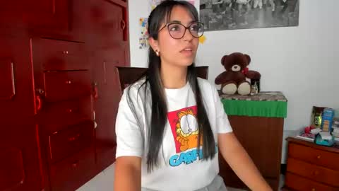 Isabella22 1 online show from January 17, 5:51 pm