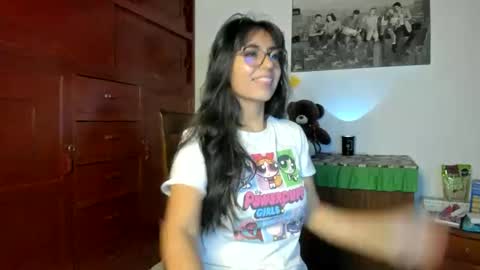 Isabella22 1 online show from January 3, 11:44 pm