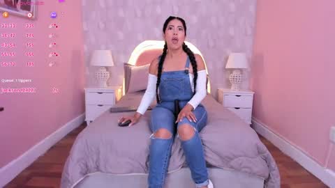 isabella__milf online show from May 5, 7:19 pm