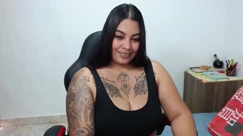 Snapshot of isabella_hots chatting on March 7, 3:39 pm  estefania online show from March 7, 3:39 pm