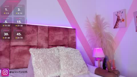 Isabella White online show from September 27, 6:05 pm