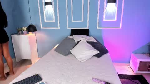 isabella zc online show from June 24, 12:12 pm