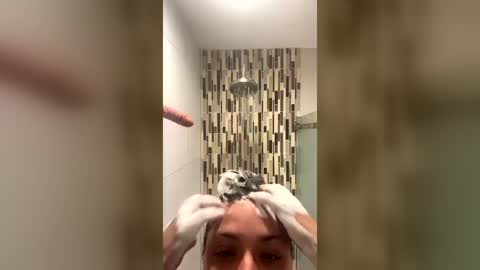 isabellaelizabeth online show from June 21, 9:32 pm