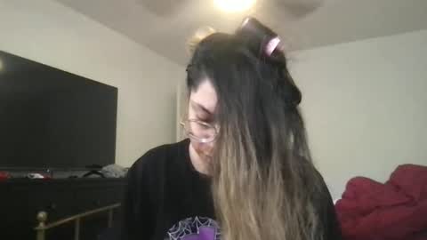 isabellaelizabeth online show from April 13, 8:13 pm