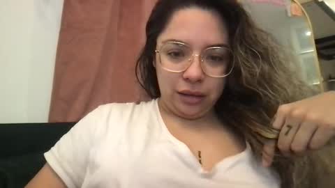 isabellaelizabeth online show from January 17, 5:44 pm