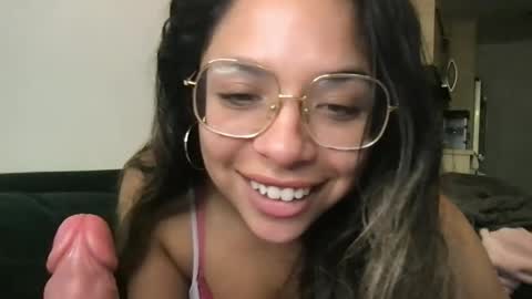 isabellaelizabeth online show from June 25, 5:40 pm