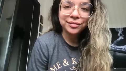 isabellaelizabeth online show from March 5, 3:32 pm