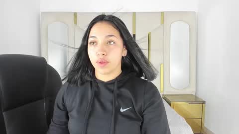 Snapshot of isabellrodriguez18 chatting on September 17, 3:10 am isabellrodriguez18 online show from September 17, 3:10 am
