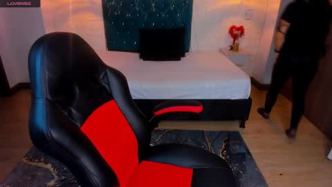 isabel  online show from March 12, 10:48 am