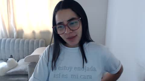 Emma online show from May 25, 3:07 pm