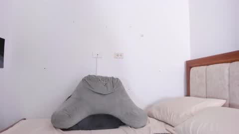 ishabellalopez online show from February 20, 5:07 am