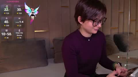 Snapshot of ishtardivine chatting on October 24, 10:27 am Ishtar online show from October 24, 10:27 am
