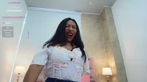 Isis Choi online show from March 3, 7:32 pm