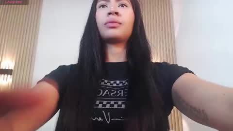 IslaScott online show from June 9, 12:38 pm