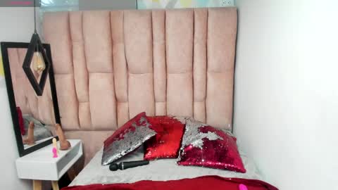 ISSA MILF online show from April 15, 8:09 pm