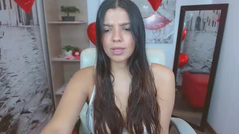 Snapshot of issa_nassar chatting on February 16, 2:32 pm Issa  online show from February 16, 2:32 pm