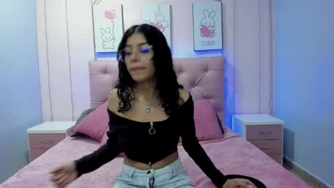 Issa  online show from October 9, 11:43 pm