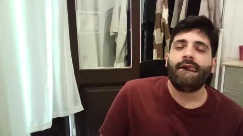 italianboybcn online show from November 14, 9:55 am